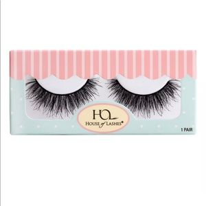 HOUSE OF LASHES Smokey Muse NIB